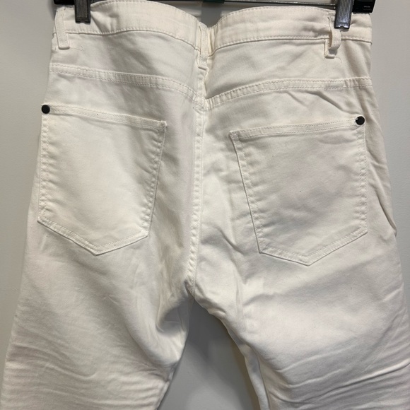 Jean - Picture 7 of 11